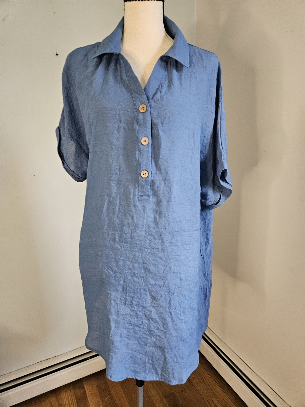 Women's Relaxed Blue Button-Front Linen Tunic P283
